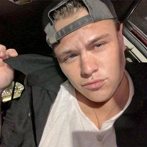 Meet your Posher, Chase